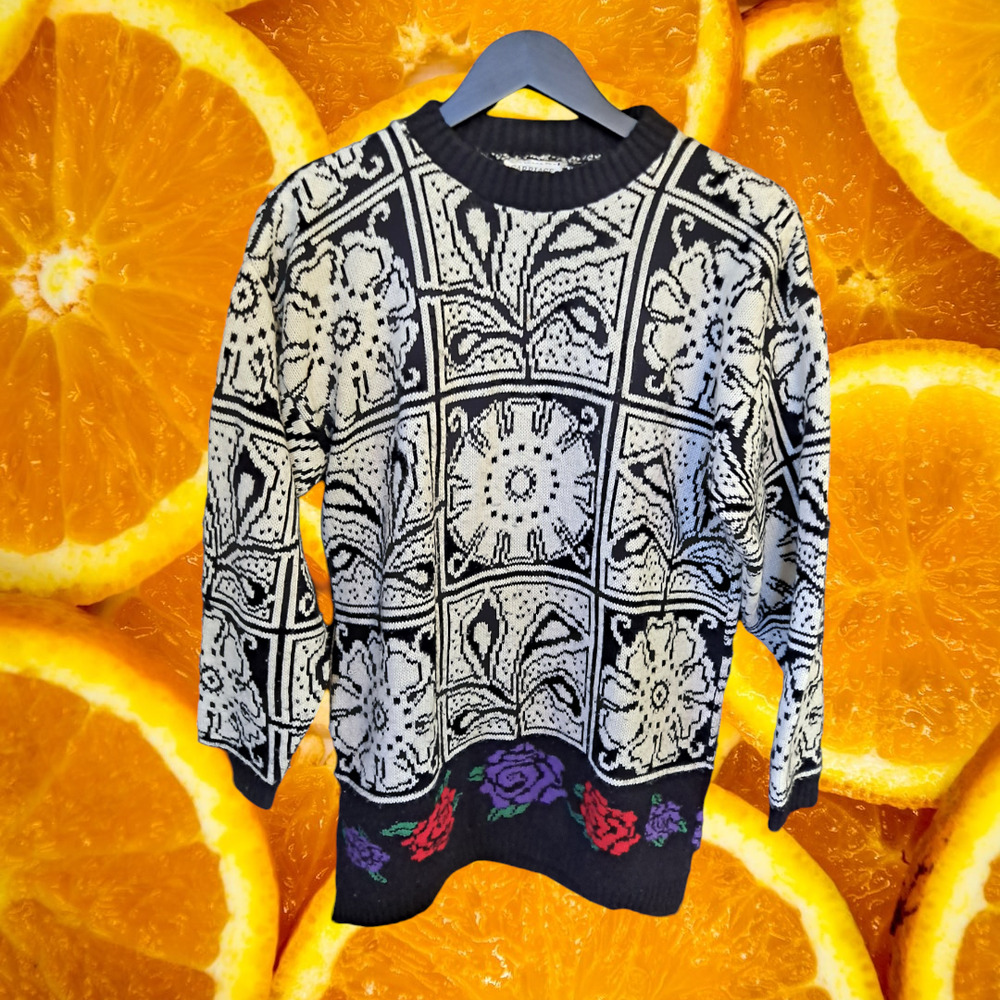 Vintage Carriage Court‎ Black and White WIth Colorful Bottom Sweater